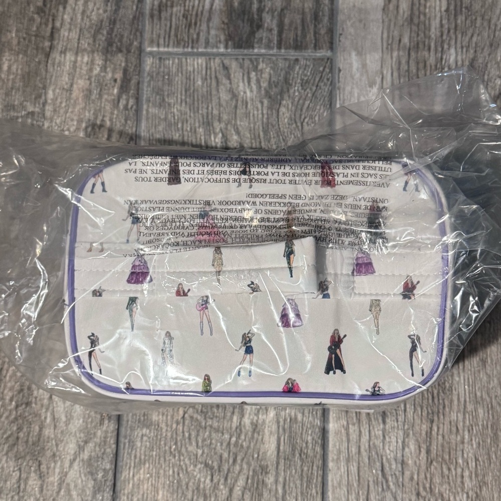 Taylor Swift The Eras Tour Cosmetic Case Makeup Bag NEW IN PACKAGE - Picture 3 of 6